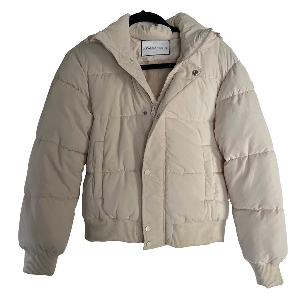 NWT Azalea Wang cream puffer jacket, size Large.